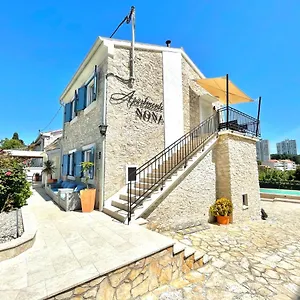 Nona , Pula Kroatien