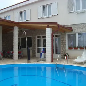 4* krevet i doručak Punta