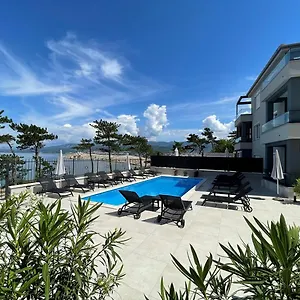 https://luxury-apartments-punta-silo.primorje-gorskikotar.com
