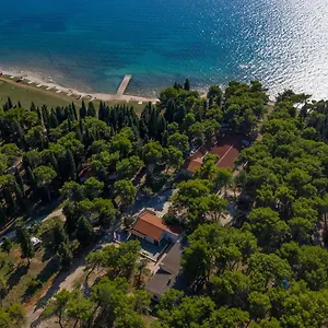 https://mobile-homes-brijuni-pineta.in-istria.net